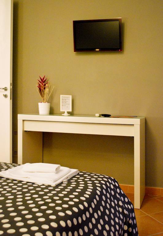 Bed And Breakfast Charming House Barletta Buitenkant foto